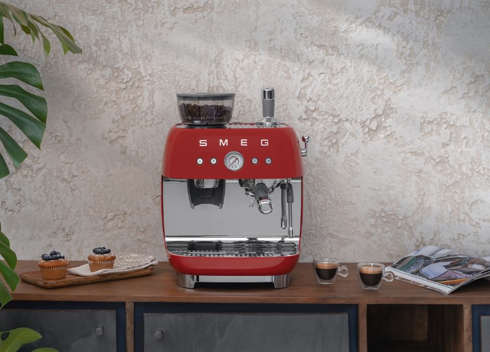 SMEG Manual Espresso Coffee Machine With Built-in Grinder